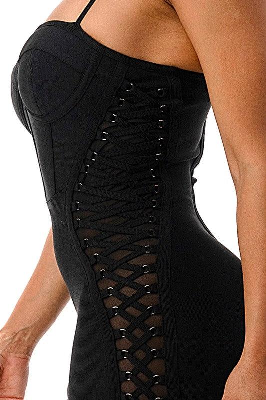 LACE-UP ON THE SIDE DESIGN BANDAGE DRESS - PRIVILEGE 